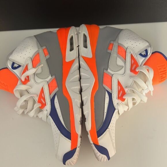 Nike Air Trainers GS. - Picture 7 of 10